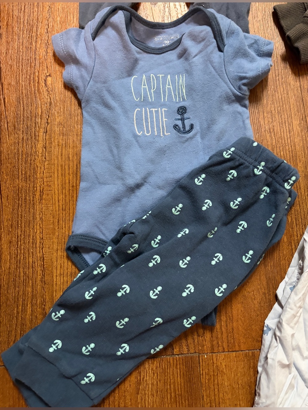 Four Outfits - Picture 3 of 9